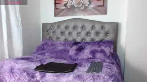 lilyfox23 online show from February 11, 12:47 pm