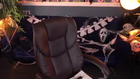 Lily online show from October 30, 5:36 pm