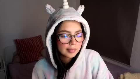 LillyPanda online show from November 19, 8:09 pm