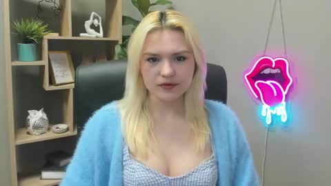 Lily online show from April 16, 6:35 am