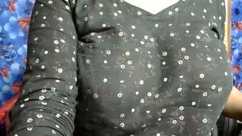 limaakter246618 online show from October 2, 9:53 pm