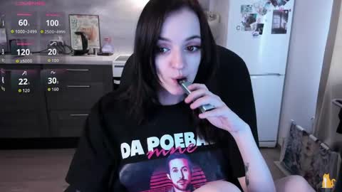 Lina 3  1715622743 online show from April 16, 7:52 am