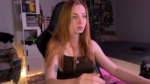 Snapshot of lina_witch chatting on October 20, 2:20 pm lina online show from October 20, 2:20 pm