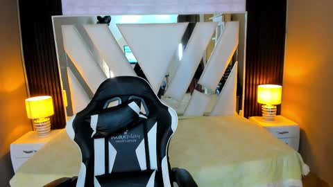  Linda  online show from December 19, 6:11 pm