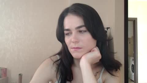 Linda online show from November 15, 7:42 am