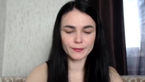 Snapshot of linda_aa chatting on February 25, 6:03 am Linda online show from February 25, 6:03 am