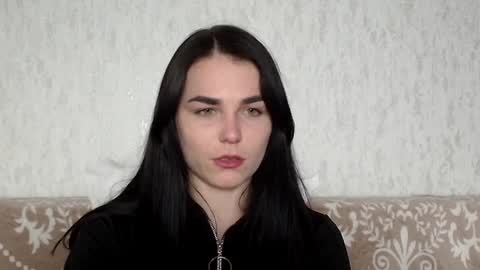 Snapshot of linda_aa chatting on February 18, 7:43 pm Linda online show from February 18, 7:43 pm