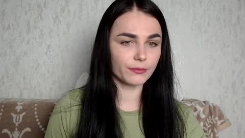 Snapshot of linda_aa chatting on February 17, 7:33 pm Linda online show from February 17, 7:33 pm