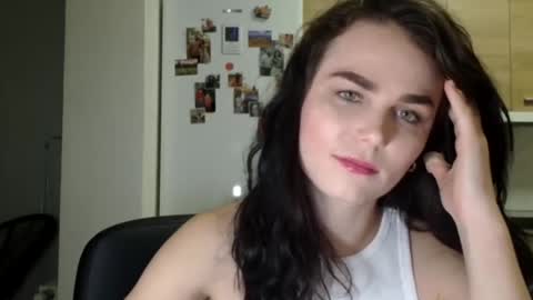 Snapshot of linda_aa chatting on September 17, 6:50 pm Linda online show from September 17, 6:50 pm