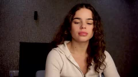 Linda online show from November 17, 1:23 pm