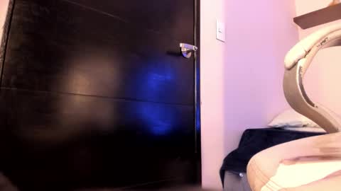 Snapshot of linda_milleer_ chatting on October 12, 12:57 am Lindaa maria online show from October 12, 12:57 am