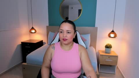 L I N D A online show from December 20, 7:17 pm