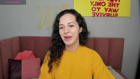 Linda online show from March 6, 1:37 am