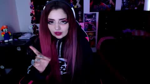 Snapshot of linddamortt chatting on December 6, 10:07 pm CatalinaANIDEA online show from December 6, 10:07 pm