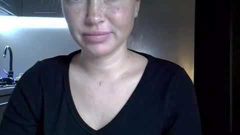 Anna online show from February 10, 9:40 pm