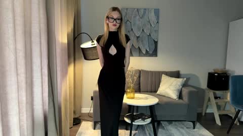 Emma online show from April 5, 9:19 am