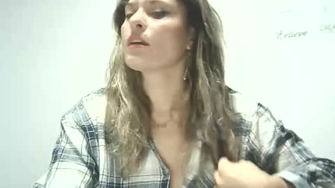 lionessmom online show from October 25, 4:47 pm