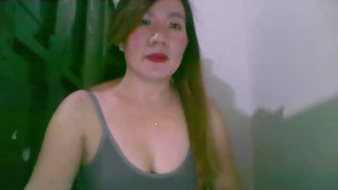 Snapshot of lipsofangel16 chatting on January 23, 6:06 am im cherry online show from January 23, 6:06 am