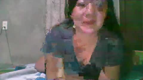 Snapshot of lipsofangel16 chatting on January 10, 1:41 pm im cherry online show from January 10, 1:41 pm