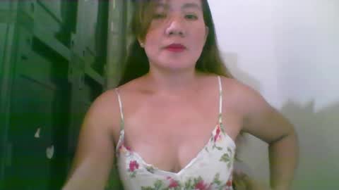 Snapshot of lipsofangel16 chatting on January 24, 1:56 am im cherry online show from January 24, 1:56 am