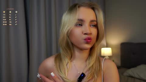 Amelia online show from February 8, 1:11 am