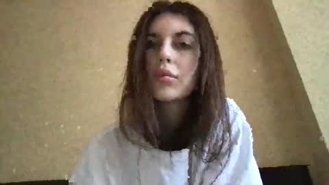 lipsylolly online show from February 9, 8:16 am