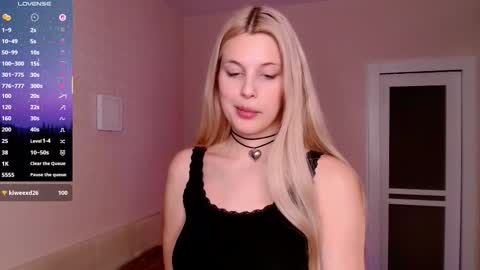 Snapshot of lirelith chatting on October 2, 6:24 pm Lilith online show from October 2, 6:24 pm