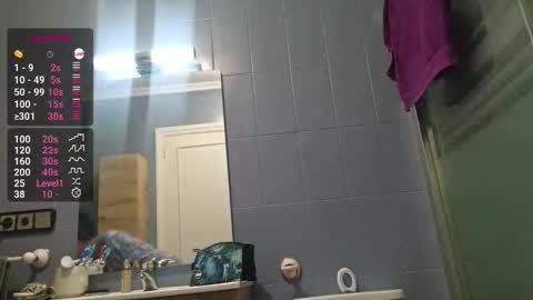 Liriaxxx online show from December 1, 8:40 am