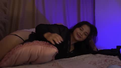 Lily see u on december 2 online show from December 4, 7:03 pm