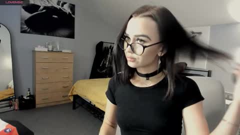 lisa__johnson online show from November 3, 12:03 am