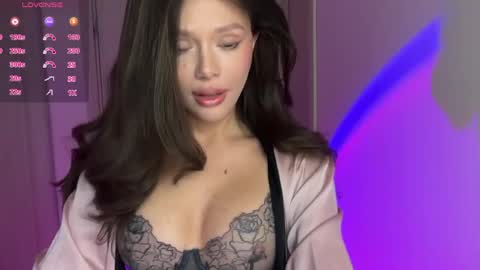 lisa_graham online show from April 19, 3:28 am