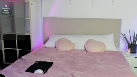 Snapshot of lisa_moons chatting on March 10, 1:54 pm lisa_moons online show from March 10, 1:54 pm