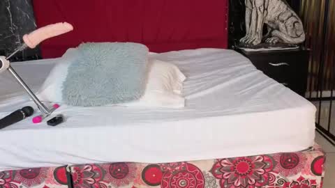 lisa_sweetas online show from March 15, 3:08 am