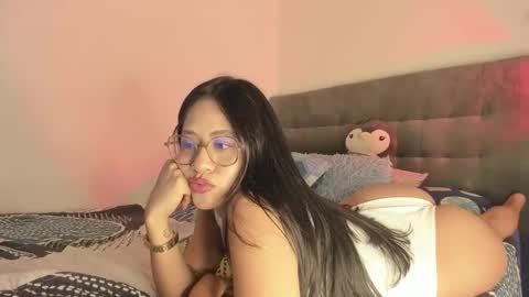 Snapshot of lisa_t08 chatting on October 11, 4:17 am Lisa Thompson online show from October 11, 4:17 am