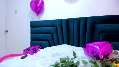 lisa white  online show from February 15, 8:44 am