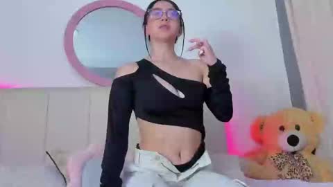 Snapshot of lisaa_a chatting on January 21, 11:34 pm Lisa online show from January 21, 11:34 pm