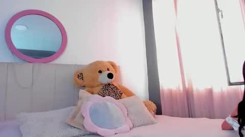 Snapshot of lisaa_a chatting on February 27, 10:20 pm Lisa online show from February 27, 10:20 pm