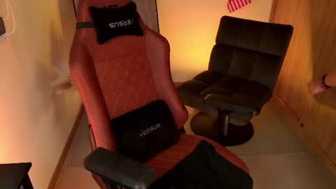 L I S A  online show from July 14, 2:00 pm