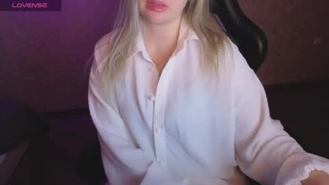 Anna online show from April 4, 11:58 pm