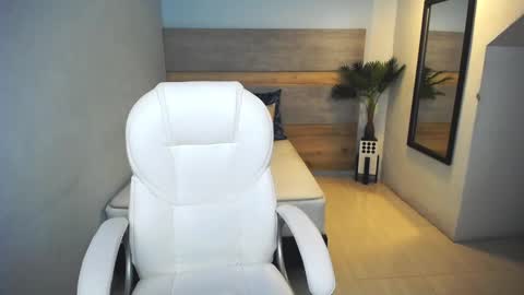 Liseth Fox online show from December 28, 12:13 pm