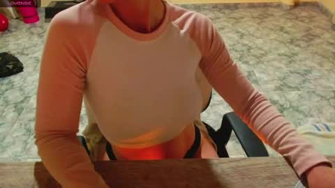 Snapshot of lisstaylor chatting on September 14, 2:31 am Liss online show from September 14, 2:31 am