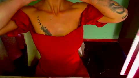 Snapshot of lisstaylor chatting on December 24, 3:26 pm Liss online show from December 24, 3:26 pm