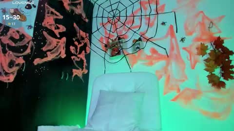 Lis  online show from October 18, 3:37 pm