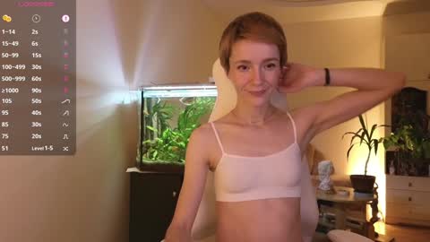 Snapshot of litllle_alis_a chatting on December 6, 3:22 pm Alisa online show from December 6, 3:22 pm
