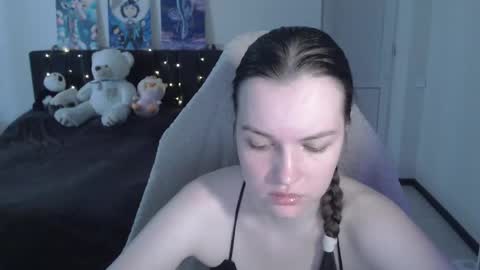 little__flowers online show from June 3, 9:32 am