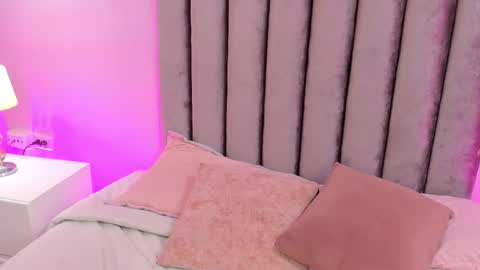 angelica online show from December 3, 8:33 pm