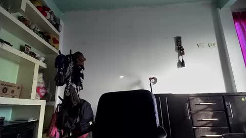 Snapshot of little_doll25 chatting on December 11, 12:23 pm Succubus Blue online show from December 11, 12:23 pm