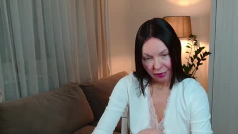 Nicole online show from February 17, 5:45 pm