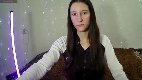 Snapshot of littleahwitch chatting on March 5, 10:33 am LittleAhWitch online show from March 5, 10:33 am
