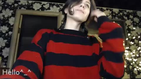 littlehappines online show from December 28, 9:40 pm